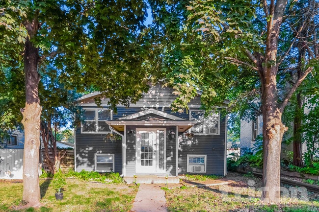 Building Photo - 3218 N Washburn Ave