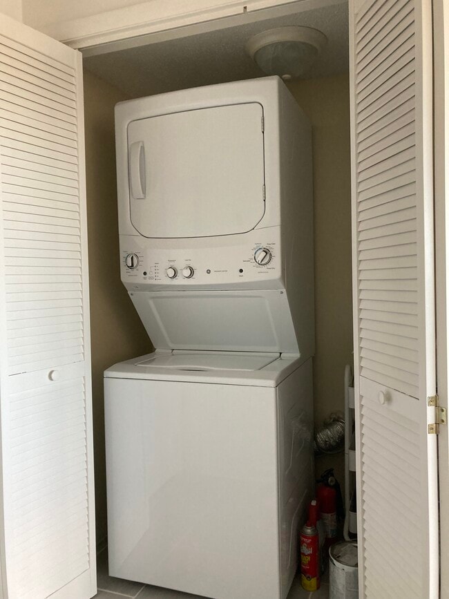 Photo - 1600 Park Cir Unit 1017