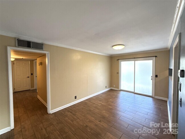 Photo - 2632 Park Rd Unit F