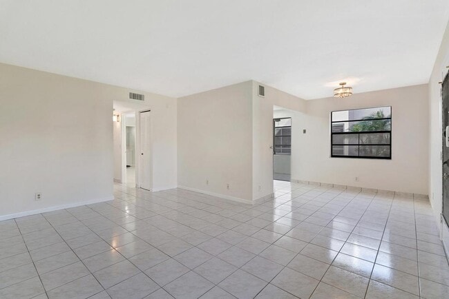 Photo - 115 Capri B Unit 115