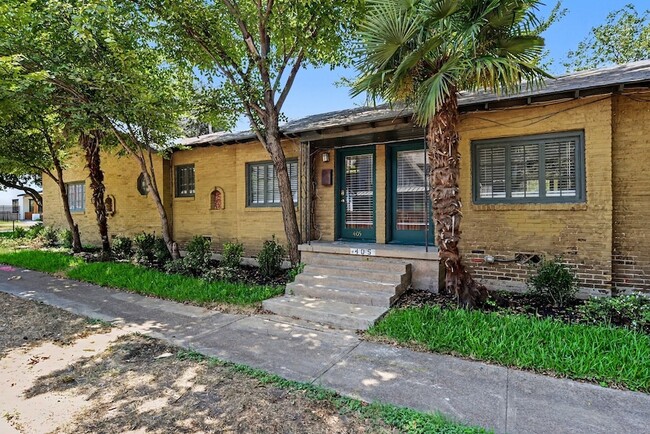 405 N Prairie Ave
