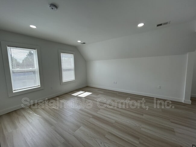 Photo - 2 Ericsson St