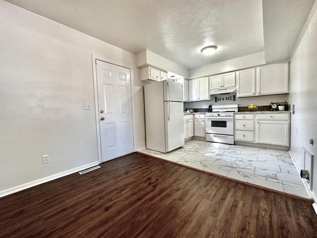 Photo - 2608 Avery St