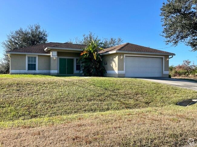 Building Photo - Available Now- 3 bedroom- 2 bath 2 car gar... Rental