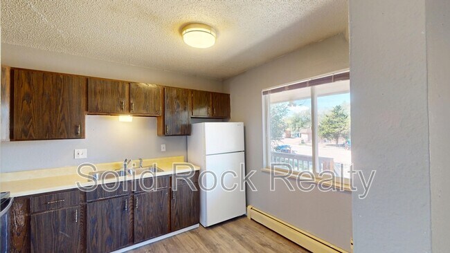 Photo - 325 Bonnie Ct Unit B