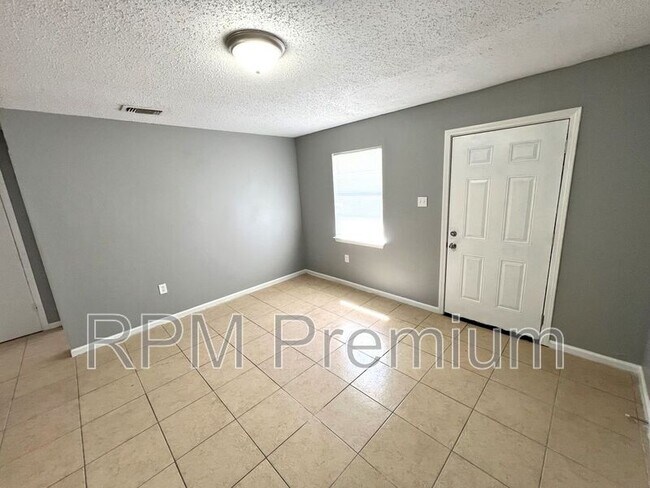 Photo - 5149 Baker Blvd Unit D