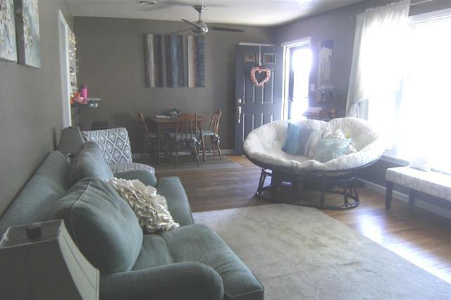 Photo - 310 W 17th St