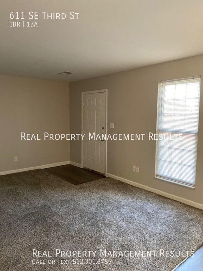 Photo - 611 SE Third St-