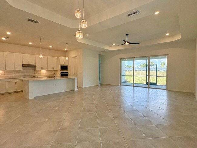 Photo - Brand New Luxury Rental in Wellen Park – Never Lived In!