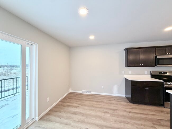 Photo - 10120 Mosaic Way