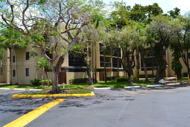 Building Photo - 10855 SW 112th St Unit 309
