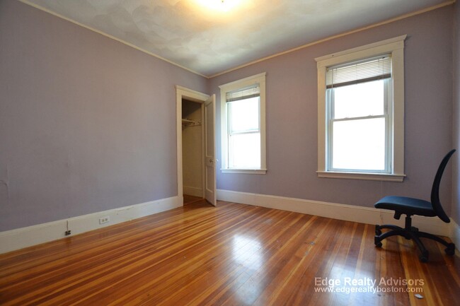 Photo - 509 Washington St Apartments Unit 2