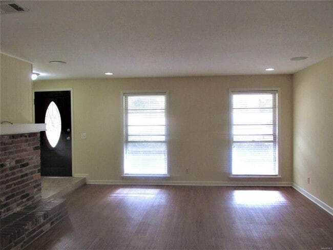 Photo - 108 Deer Trace