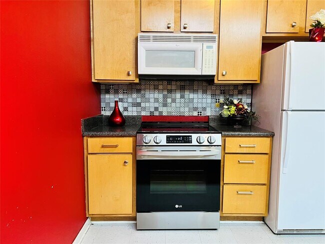 Photo - 2200 Classen Blvd Unidad 1132