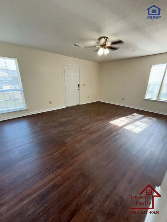 Photo - 166 Dogwood Pointe Dr