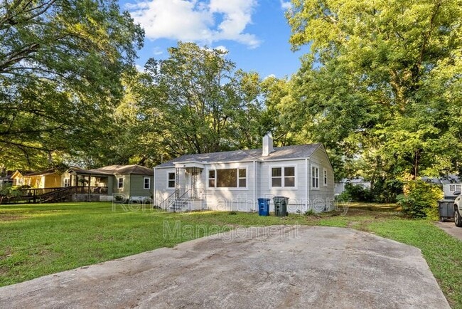 Building Photo - 829 Meadowbrook Dr