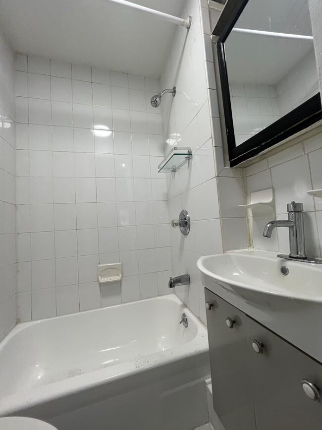 Photo - 305 58th St Unidad 2