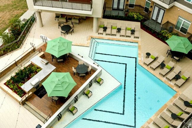 Photo - 1628-1898-1898 Wyndale St Unit ID1359158P