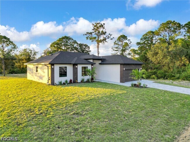 Photo - 1601 Clark Ave