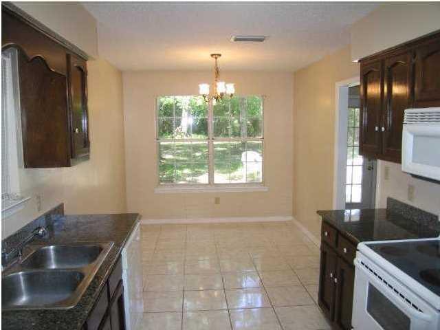 1562 Sugar Pine Ct