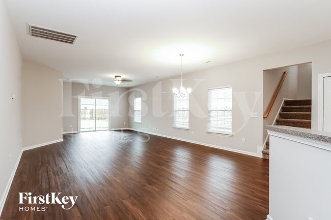 Photo - 646 Savannah River Dr