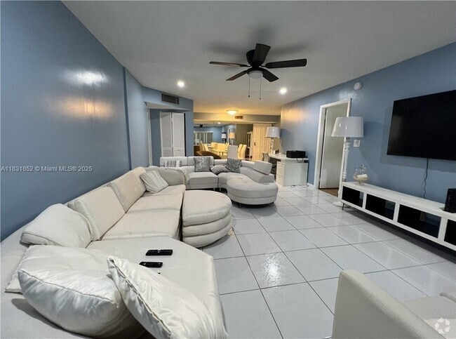 Building Photo - 6101 N Falls Cir Dr Unit 107 Rental