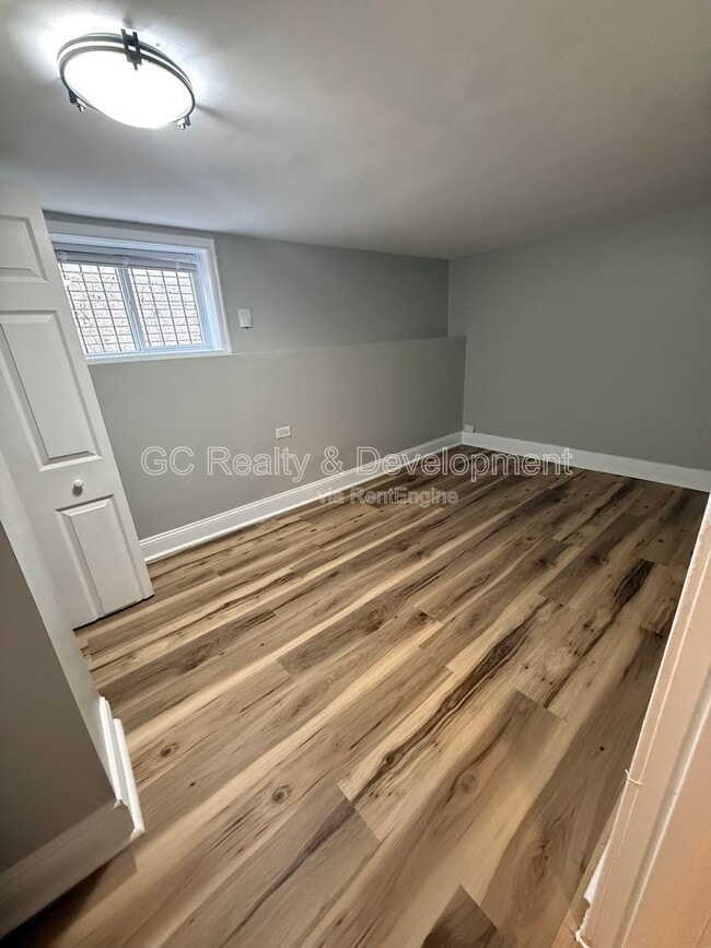 Photo - 2519 N Hamlin Ave Unidad B