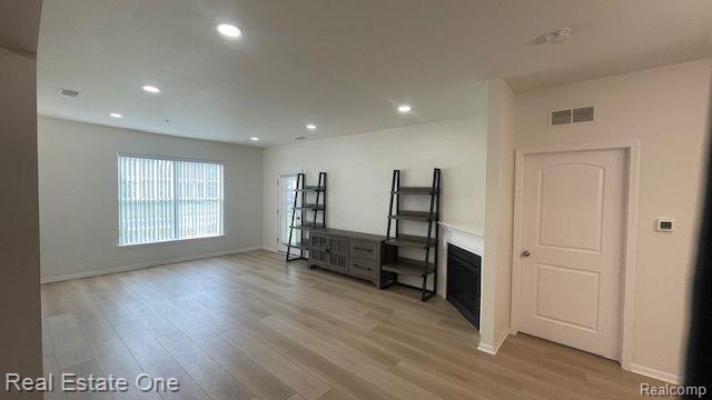Photo - 28289 S Pointe Ln