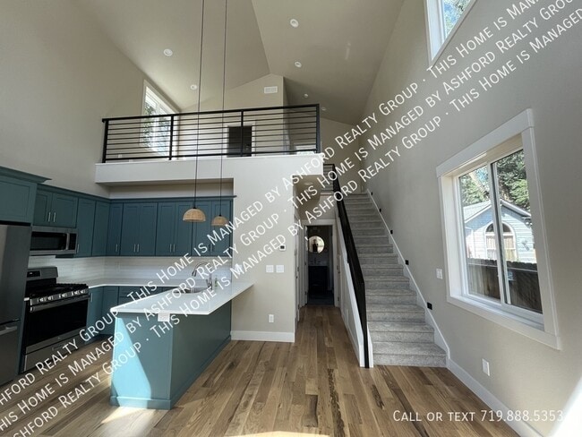 Photo - 839 E Willamette Ave