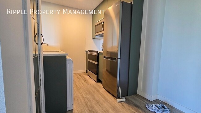 Photo - Modern 1 Beds, 1 Baths Apartment/Condo | No Pets Allowed Unit 305