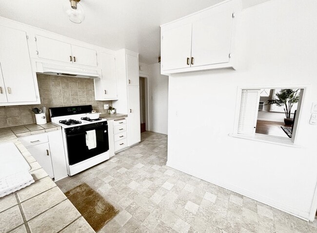 Building Photo - 4014 Perlita Ave