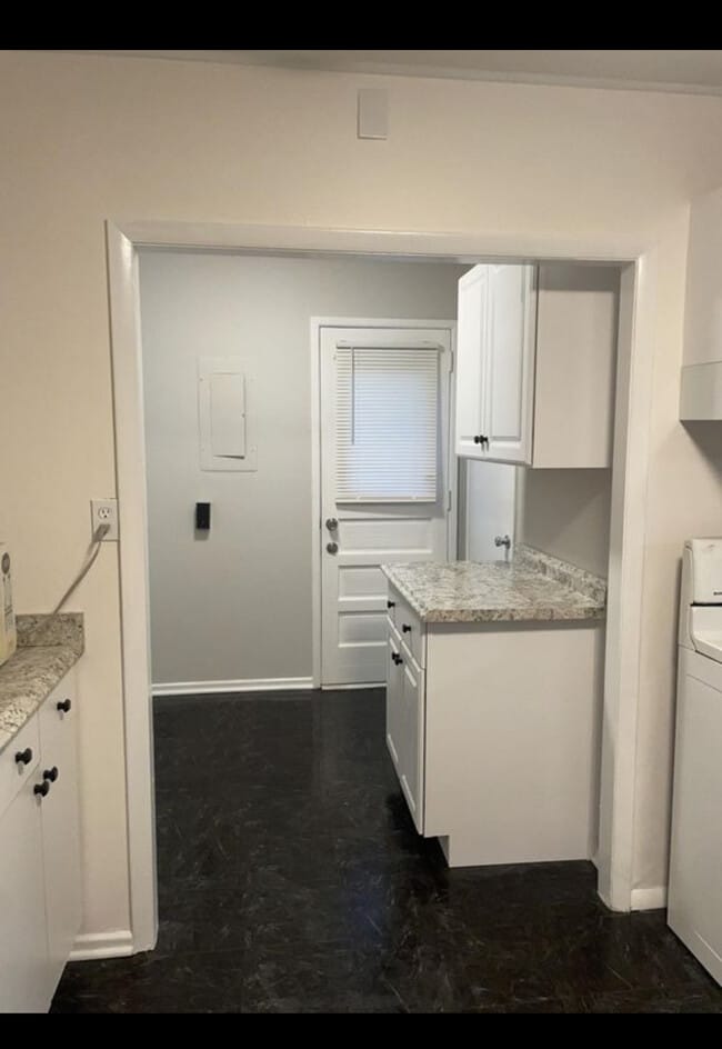 Building Photo - 2804 Diamond Ave Rental