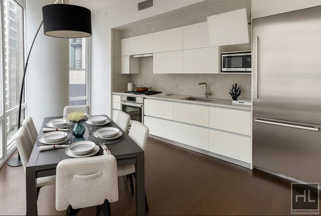 Photo - East 44th Street Unidad 16L