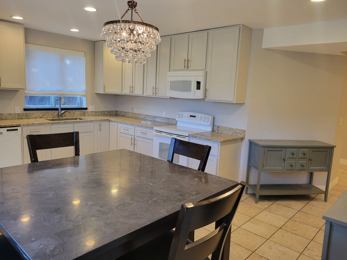 Kitchen - 16061 W 56th Plz (Golden, CO)