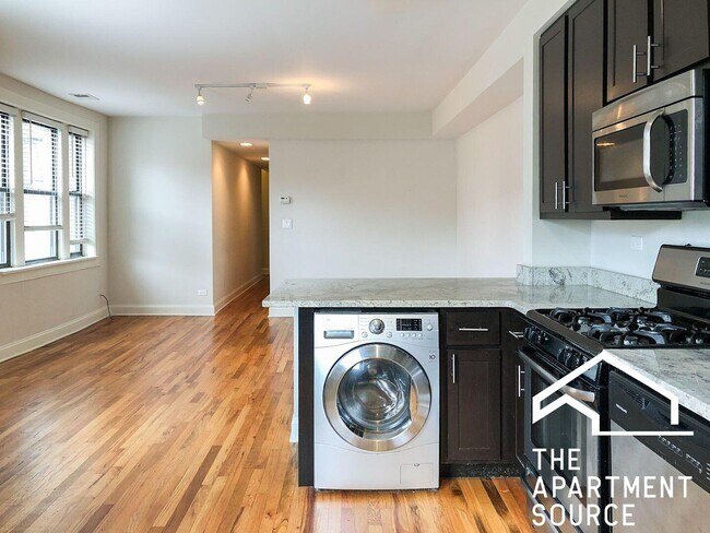 Photo - 2229 W Wilson Ave