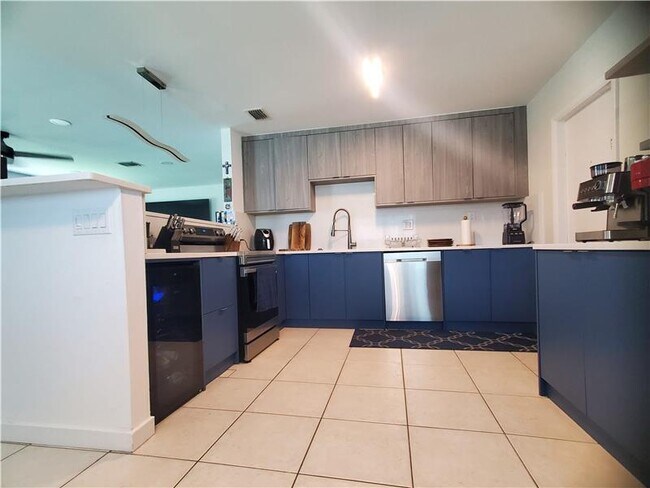 Photo - 558 SE 27th Terrace