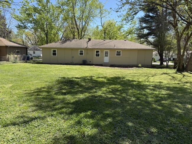 Photo - 303 Aspen Dr House
