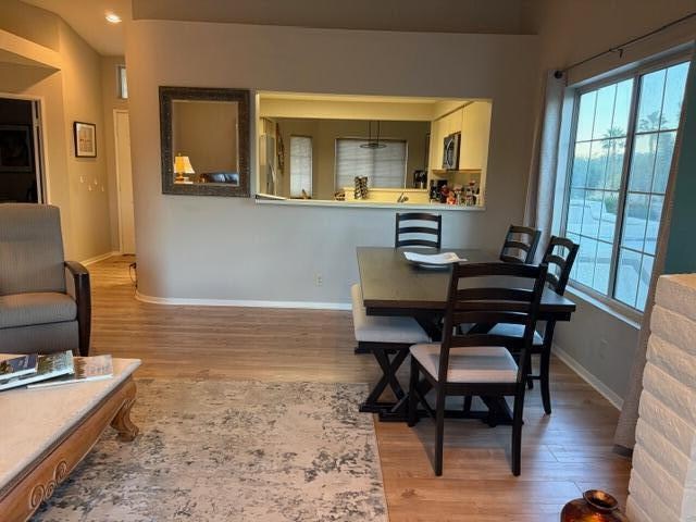 726 Vista Lago Dr N
