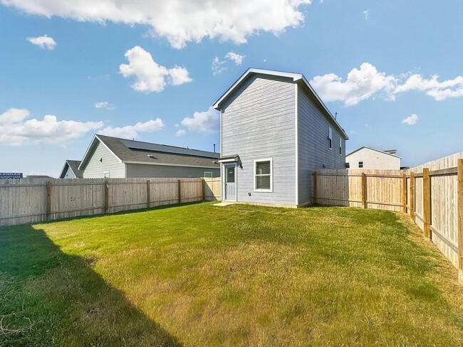 Charming 3-Bed Home with 2.5 Baths in Maxwell, TX – Your Cozy Retreat Awaits!