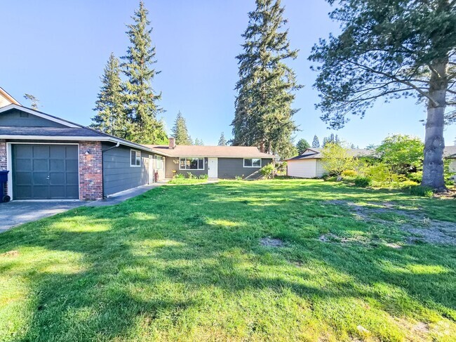 Building Photo - Remodeled Unit in Duplex Rental