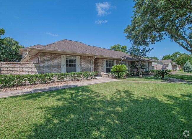 Building Photo - 17122 Blackhawk Blvd Rental