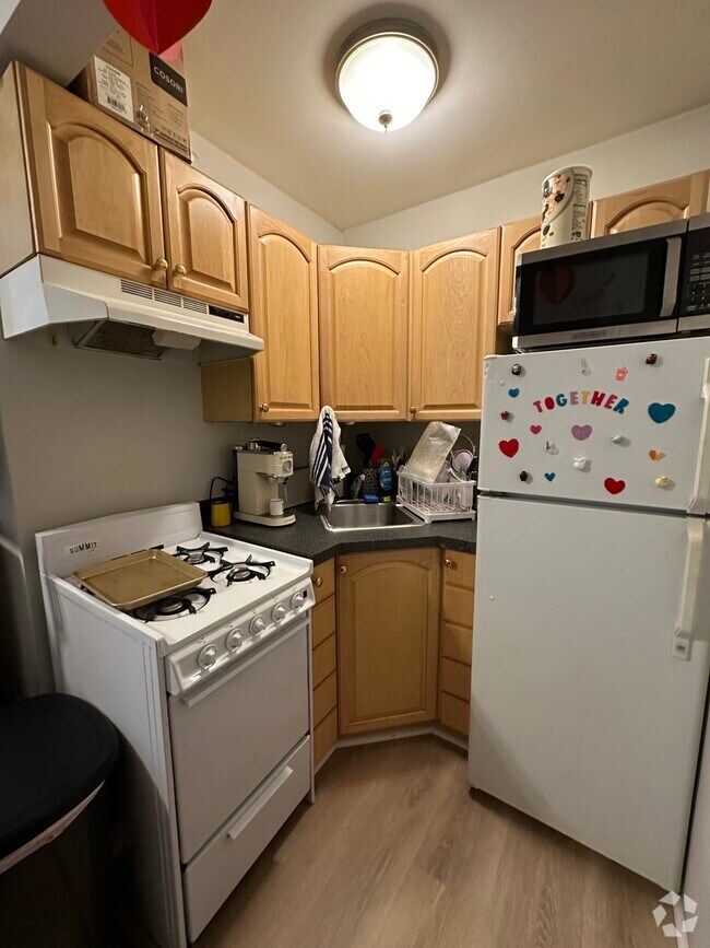 Building Photo - 22 Lakeville Rd Unit 1A Rental