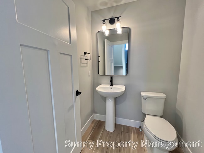 Photo - 4838 Romaine Rd