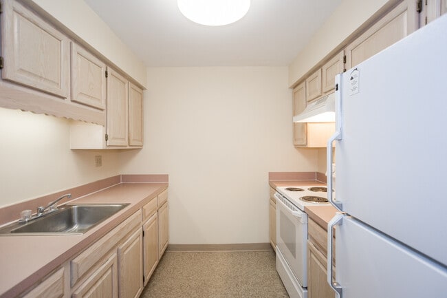 Building Photo - Grove Street Rental
