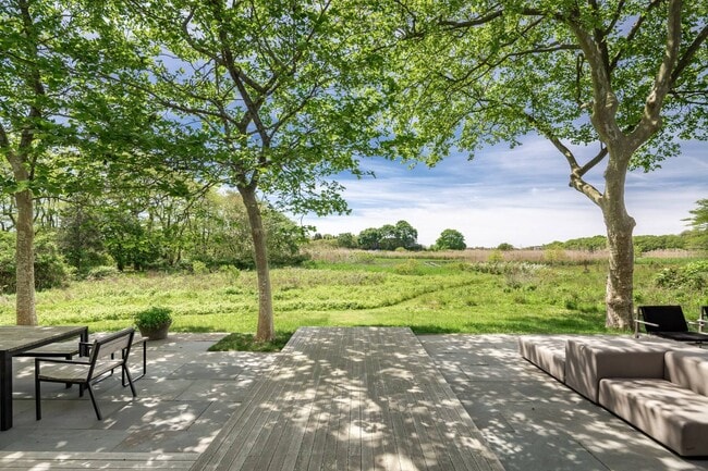 Photo - 493 Sagaponack Road