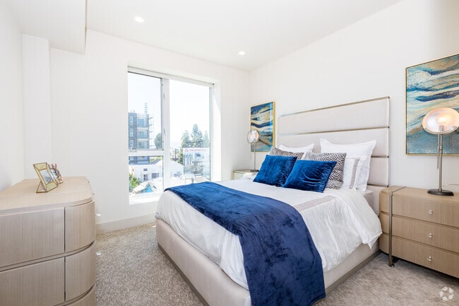 1BR, 1BA - 686SF Bedroom