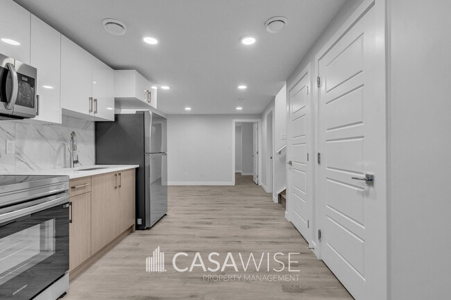 Photo - 3233 Magpie Link NW