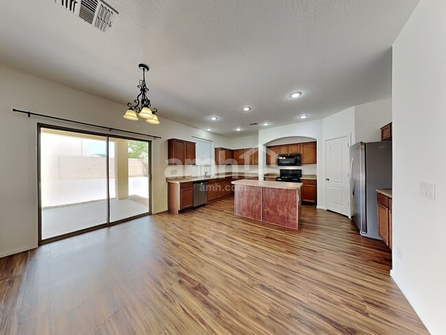 Photo - 17658 W Bloomfield Rd