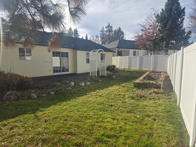 Photo - Charming 3 Bed / 2 Bath Single-Level Home in CDA – Available Now!
