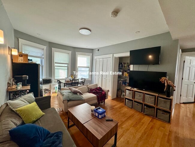 Photo - 146 Hillside St Unit 2